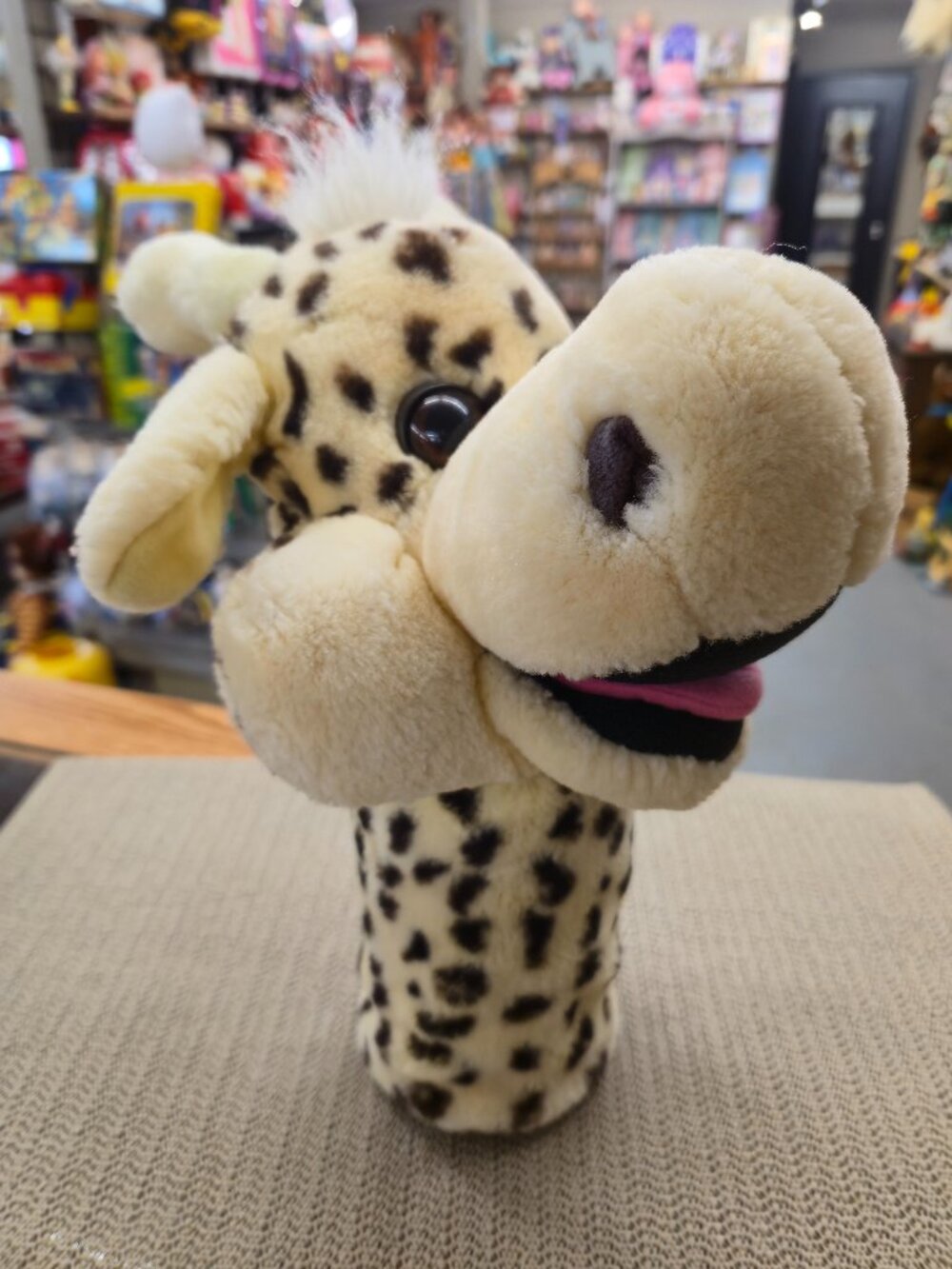 1990 vintage 24Kt Plush Girraffe Hand Puppet